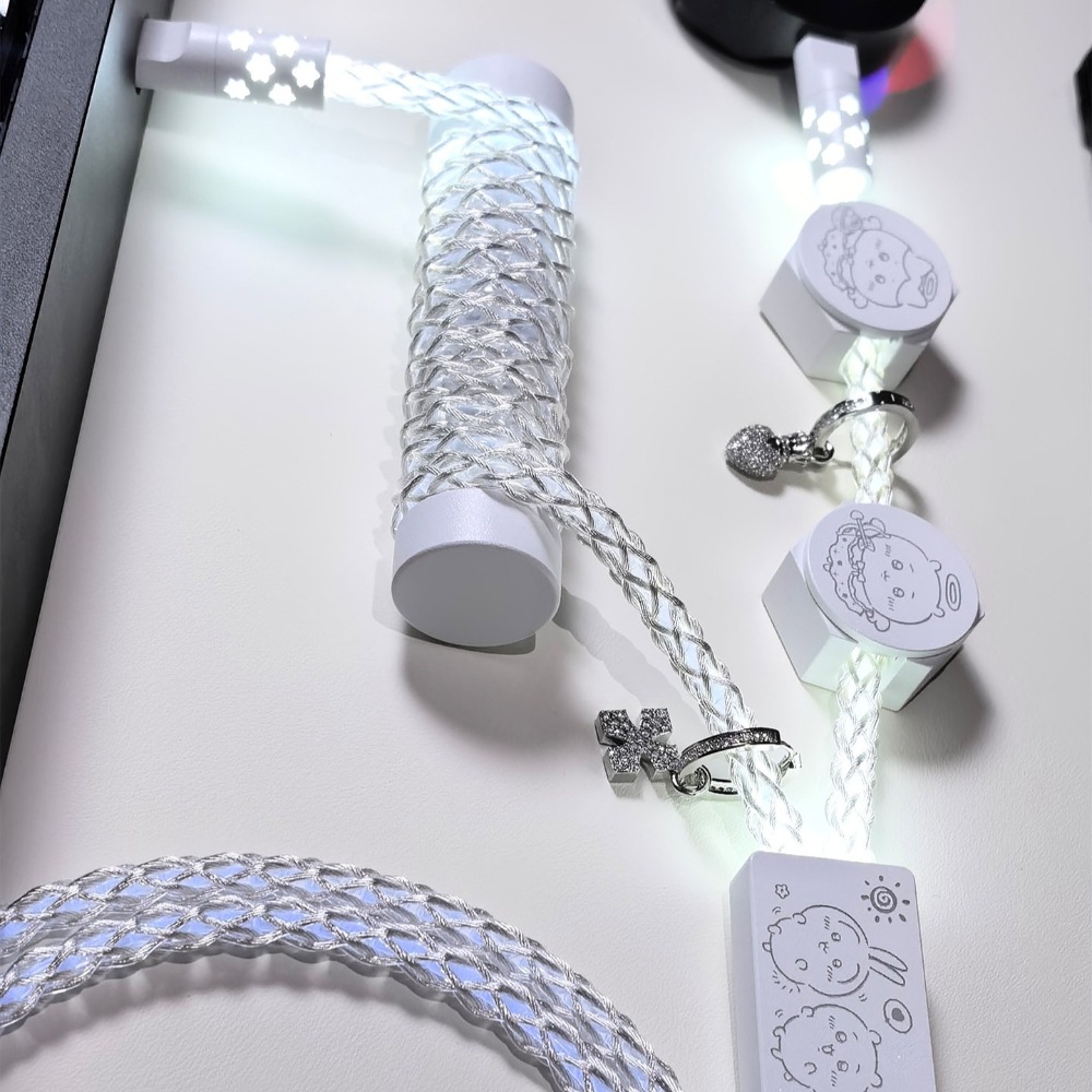 UNKNOWN ERROR D40 Cool White L - đánh giá và giá Gaming Accessories White